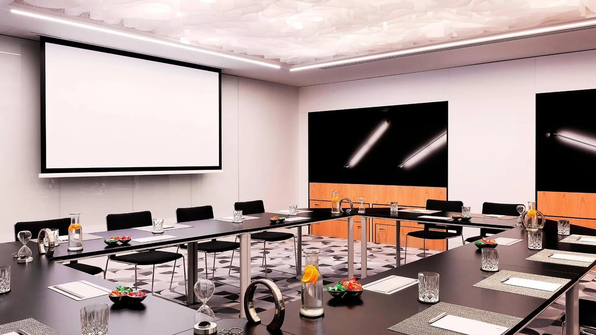 Renaissance Warsaw Airport Hotel