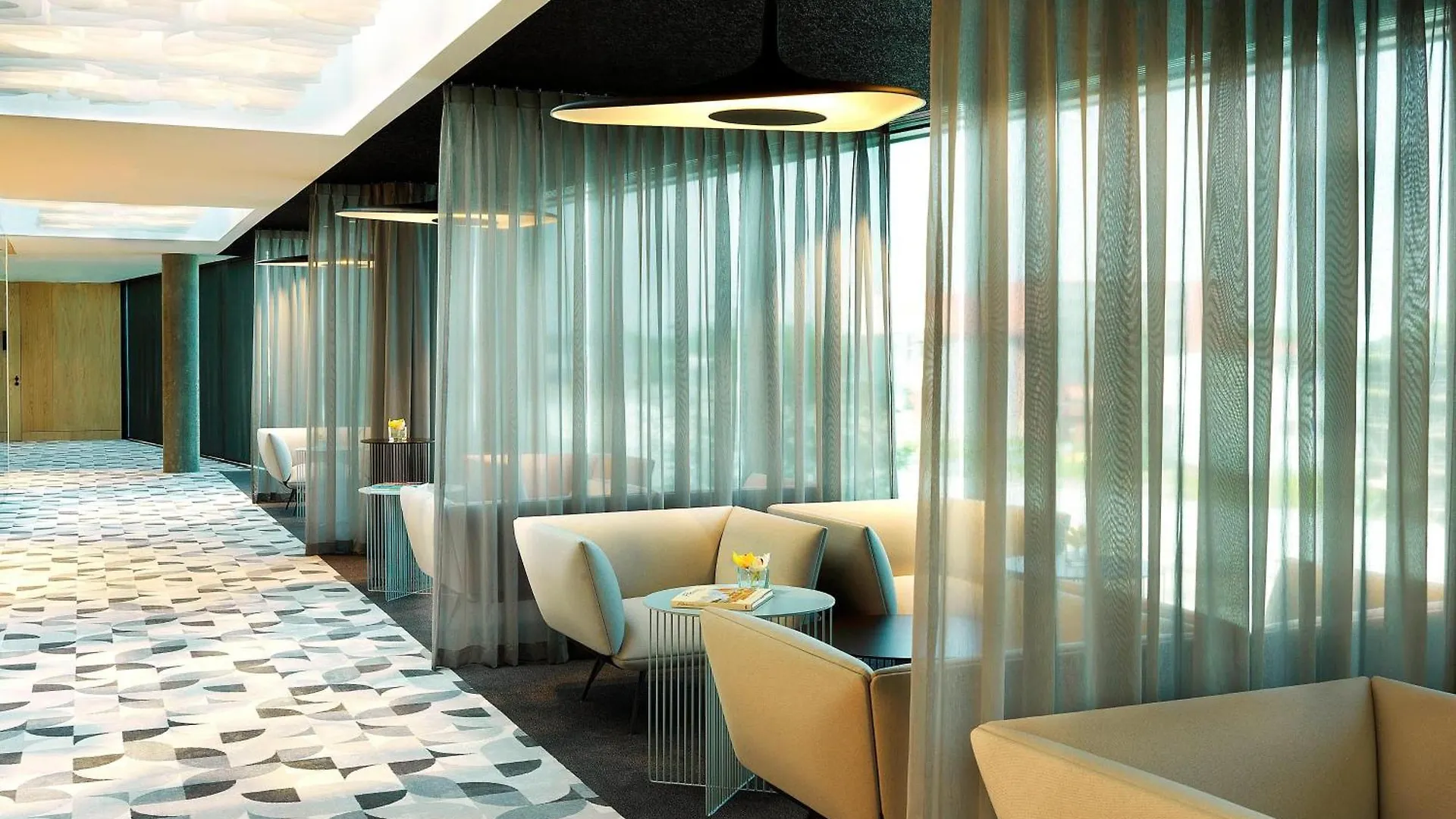 Renaissance Warsaw Airport Hotel