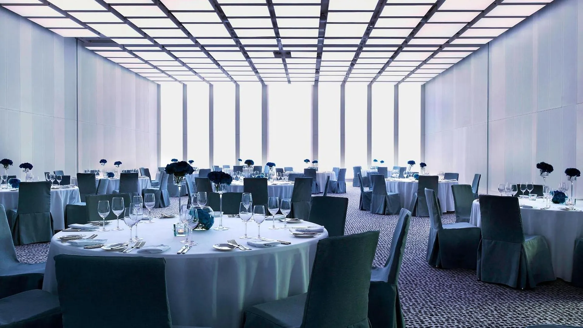 Renaissance Warsaw Airport Hotel 5*,
