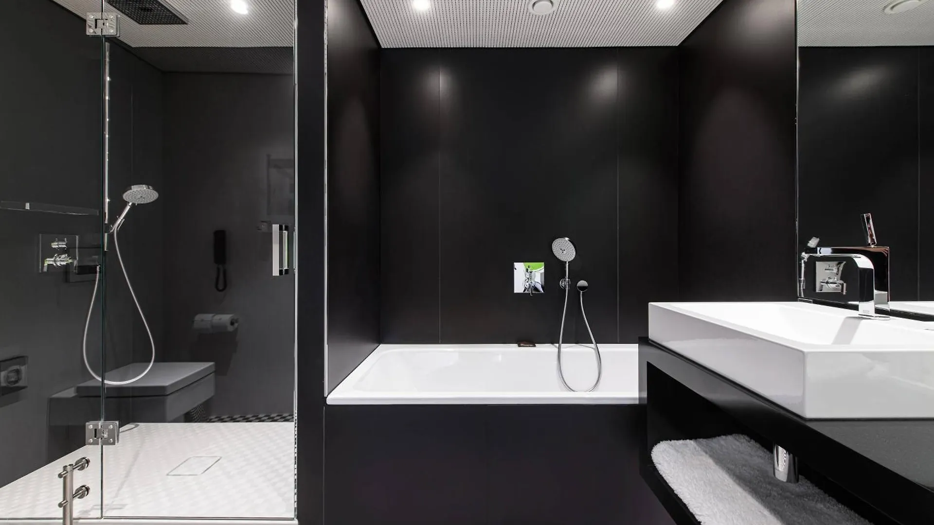 Renaissance Warsaw Airport Hotel